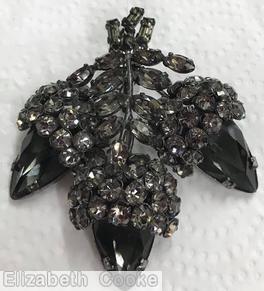 Schreiner 3 acorn bunch pin large faceted teardrop stone jet smoky jewelry