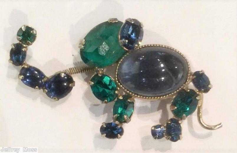 Schreiner elephant trembling trunk large oval cab body navy green silvertone jewelry