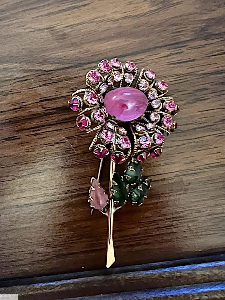 Schreiner long stem daisy flower 7 lace petal large oval center 4 leaf fuscha small inverted stone pink small inverted large marbled pink oval cab center peridot teardrop pearch colored teardrop goldtone jewelry