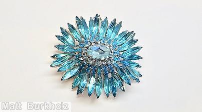 Schreiner navette ruffle pin hook eye domed oval center 2 rounds surrounding stone aqua navette ice blue faceted oval center silvertone jewelry