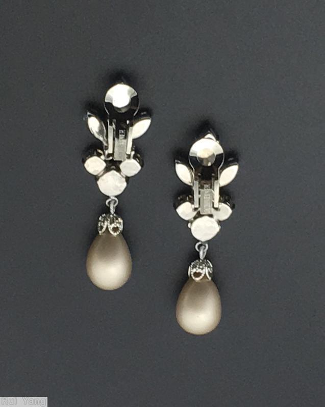 Schreiner dangling earring 1 large teardrop 4 small chaton group 3 navette top faux pearl clear champgne smoke jewelry