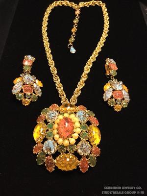 Schreiner Venetian Gold Pin Set jewelry