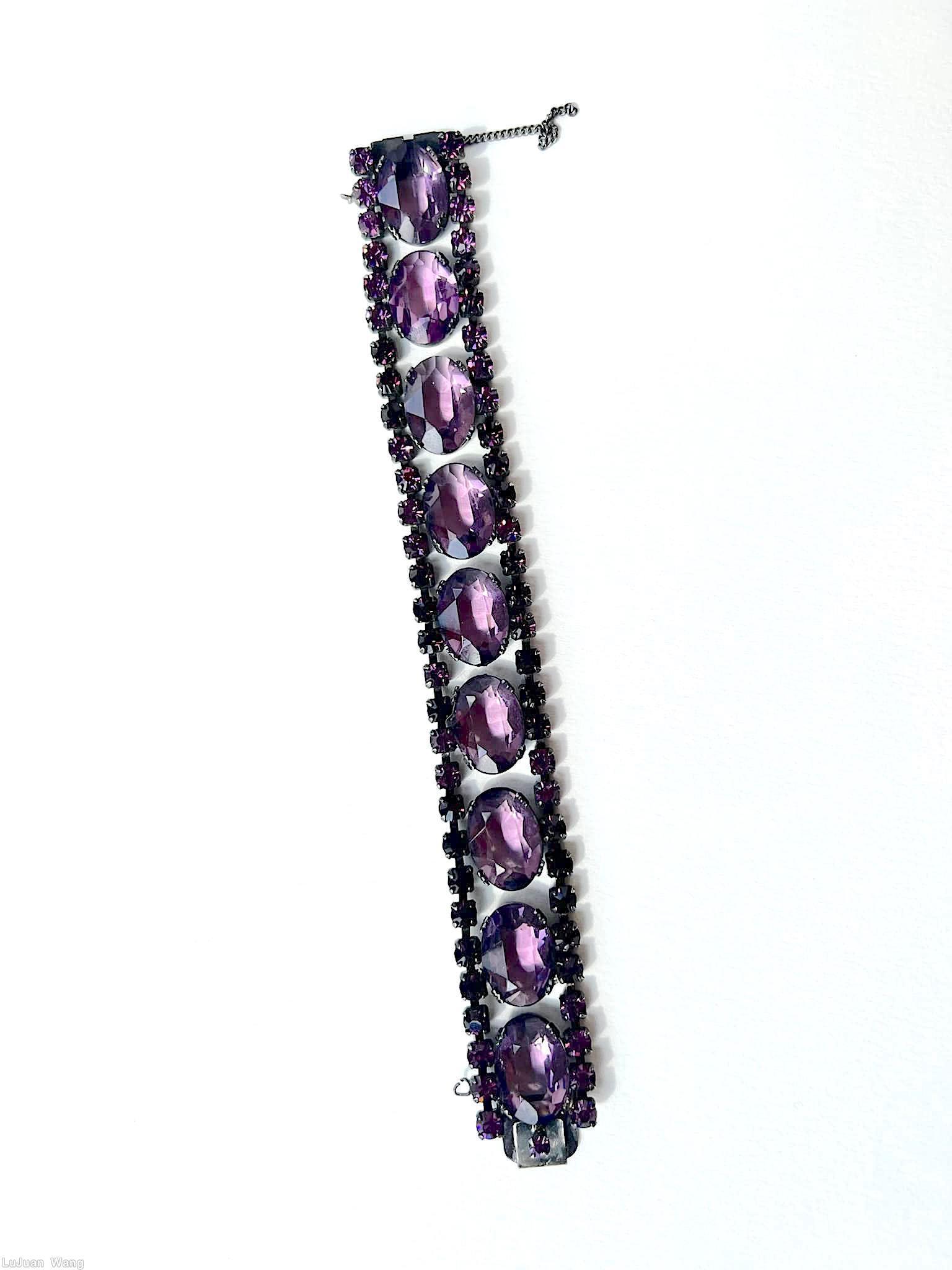Schreiner 2 chain of small chaton border 9 large oval cab center purple jewelry