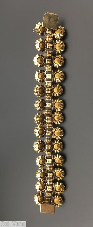Schreiner 3 row 13 columns book chain center row chaton faux pearl faux pearl clear gold chaton goldtone jewelry
