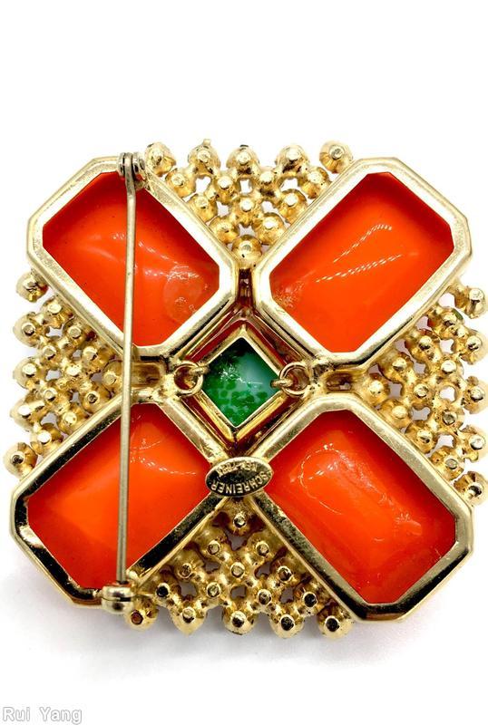 Schreiner 2 level flat bottom cross pin chaton center large 4 emerald cut coral marbled green pearl jewelry