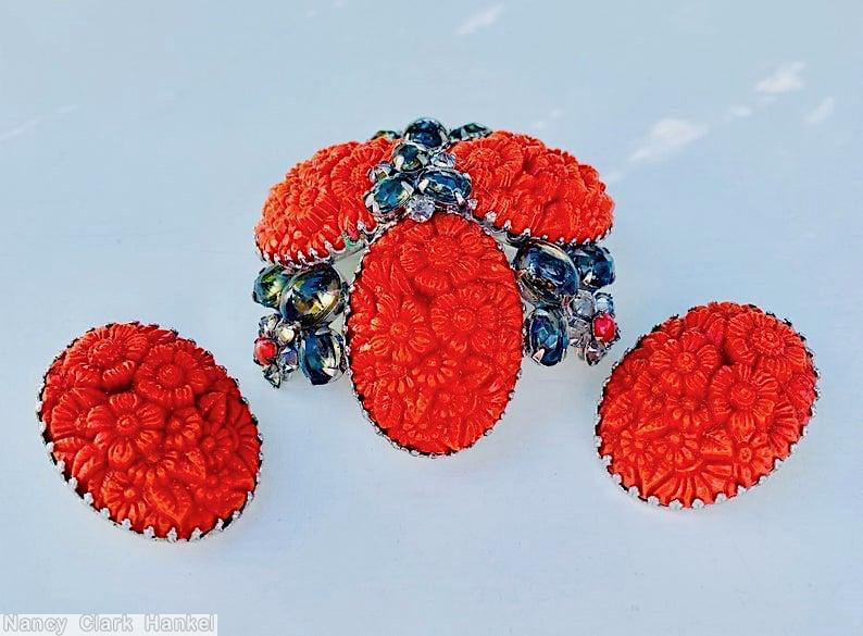 Schreiner 3 large oval radial domed pin 3 flower head 12 small oval cab large red oval flower molded art glass clear navy small oval cab red small chaton silvertone jewelry