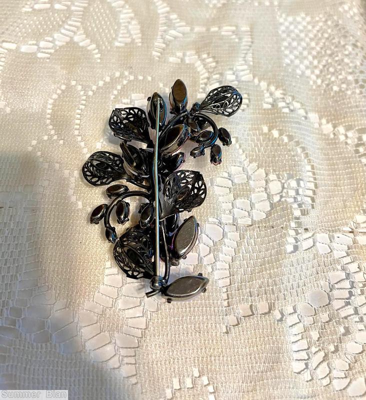 Schreiner 3 trembler 4 filigree leaf single stem pin pink navette moonglow pink small navette white marbled opaque pink navette gunmetal back jewelry