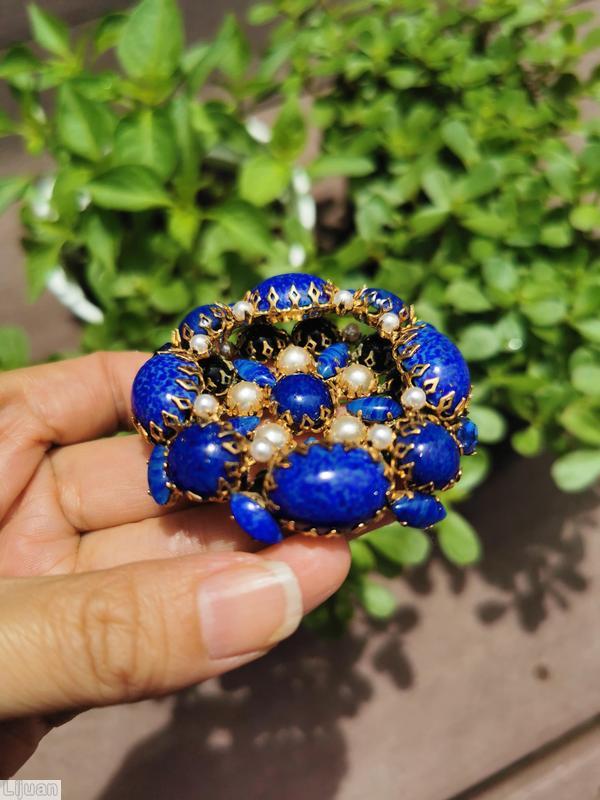 Schreiner 4 large oval stone 4 large round stone wall concave round stone center 5 small chaton surrounding 5 navette lapis faux pearl goldtone jewelry