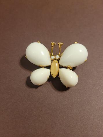 Schreiner 4 teardrop butterfly 2 large and 2 small navette body 2 small round cab eye 2 small cab antenna end milk white teardrop citrine navette moon glow white small chaton citrine small chaton goldtone jewelry