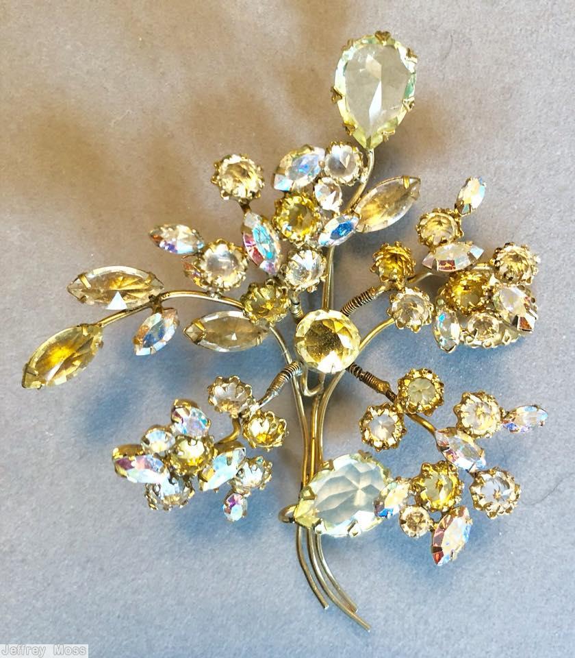 Schreiner 4 trembling flower bunch pin 3 branch 2 large faceted clear cut crystal champagne jewelry