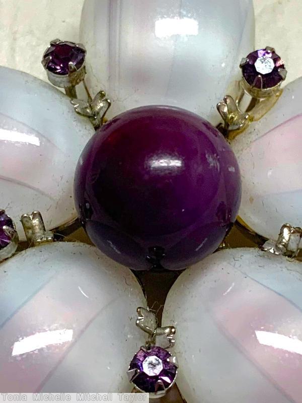 Schreiner 5 large oval cab 5 small chaton branch radial pin large chaton center tri colored large oval art glass large purple round cab purple small chaton silvertone jewelry