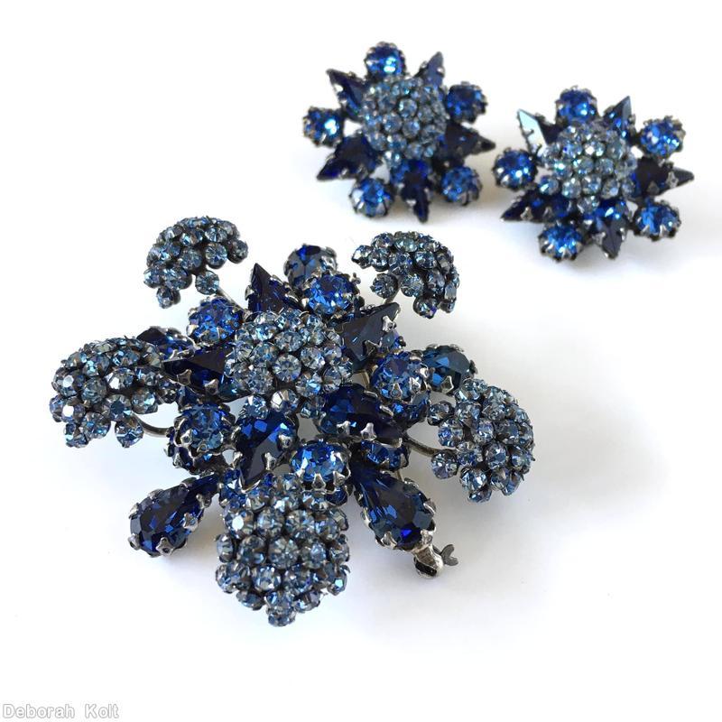 Schreiner 5 pointy star shaped domed radial 2 level pin 6 clustered ball clustered ball center 10 teardrop marina blue pale blue silvertone jewelry
