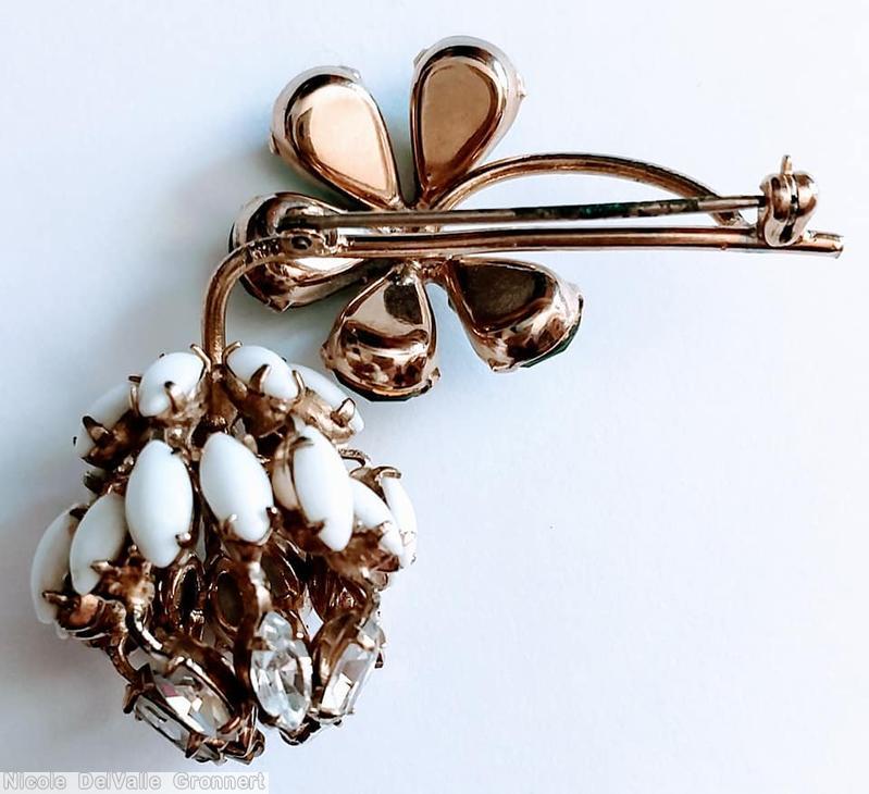 Schreiner 5 small leaf clustered berry pin 4 rounds clustered ball inverted stone 5 leaf on branch emerald teardrop white crystal goldtone jewelry
