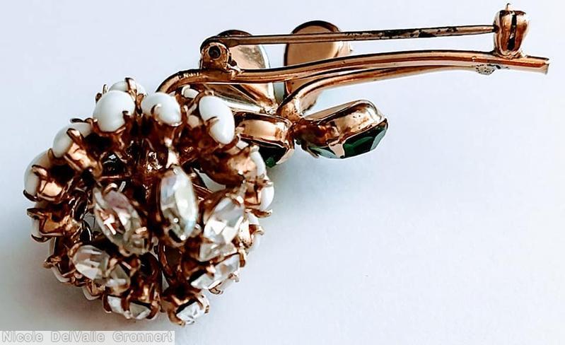 Schreiner 5 small leaf clustered berry pin 4 rounds clustered ball inverted stone 5 leaf on branch emerald teardrop white crystal goldtone jewelry