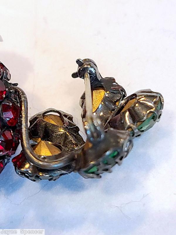 Schreiner 5 small leaf clustered berry pin 4 rounds clustered ball inverted stone 5 leaf on branch ruby jelly bean green leaf teardrop  jewelry