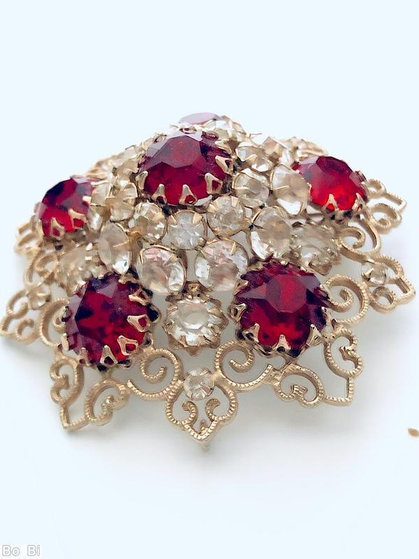 Schreiner 6 chaton scrollwork pentagon shaped pin faceted ruby chaton crystal chaton goldtone jewelry
