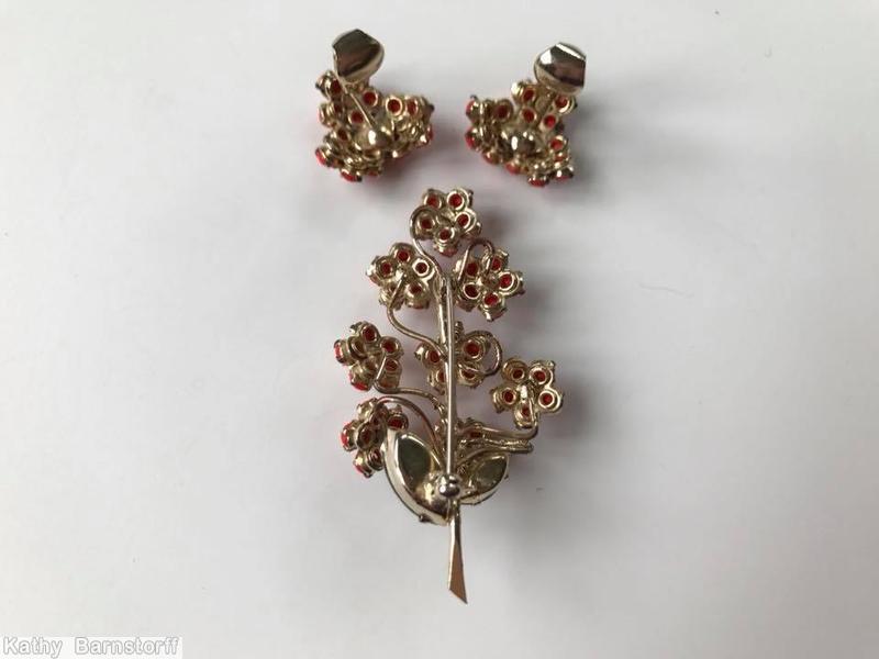 Schreiner 8 clustered flower bush pin 2 leaf long stem red white emerald goldtone jewelry