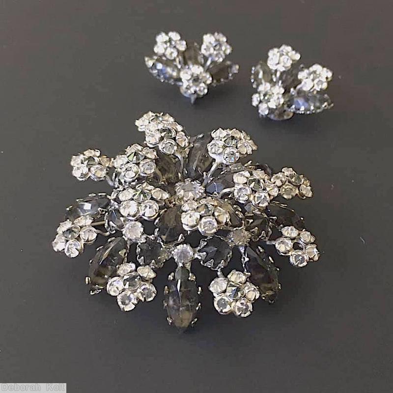 Schreiner 8 clustered flower spray pin jet crystal silvertone jewelry