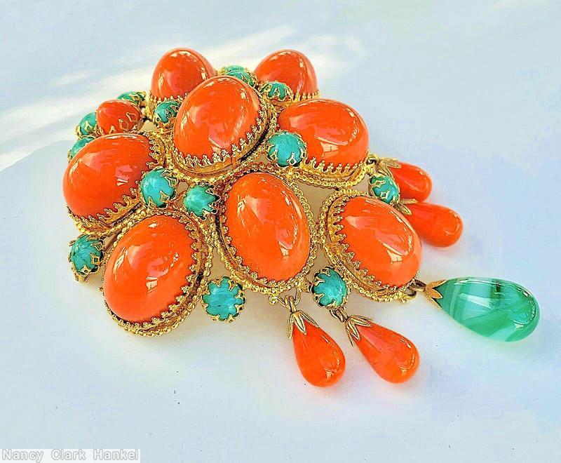Schreiner 8 large oval cab top down 5 dangle pin 1 large bead dangle 4 small bead opaque coral large oval cab white marbled green teardrop dangle green chaton goldtone jewelry