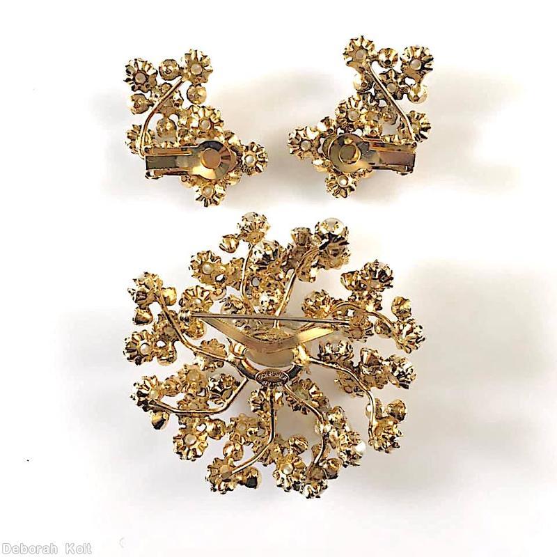 Schreiner 8 sprawling branch radial pin large oval center faux pearl goldtone jewelry