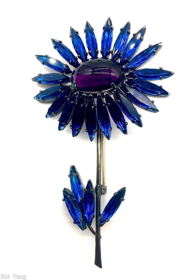 Schreiner black eye daisy pin long stem large oval center 20 petal 4 leaf marina navette purple large oval cab jewelry
