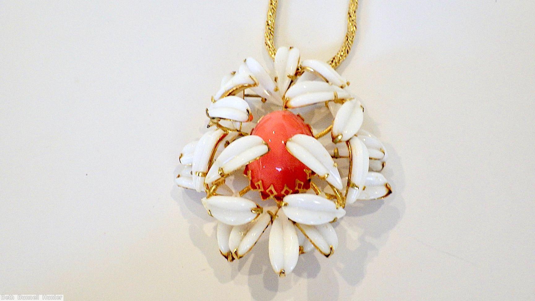 Schreiner dimensional 3 level oval pin large oval cab center petal stone top petal stone bottom white petal stone coral large oval cab goldtone jewelry