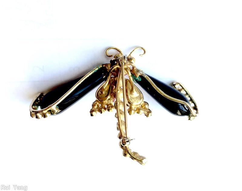 Schreiner elongated teardrop wing dragonfly pin 7 small stone in a row 10 chaton body jet moonglow pink peridot clear champagne amber jewelry
