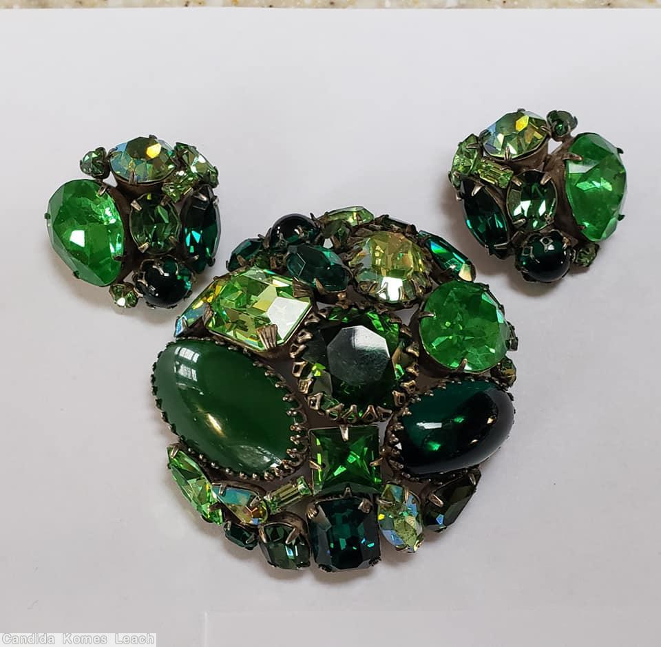 Schreiner end of day domed round pin emerald large oval cab dark green peridot celery jewelry