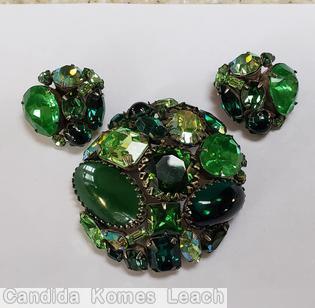 Schreiner end of day domed round pin emerald large oval cab dark green peridot celery jewelry