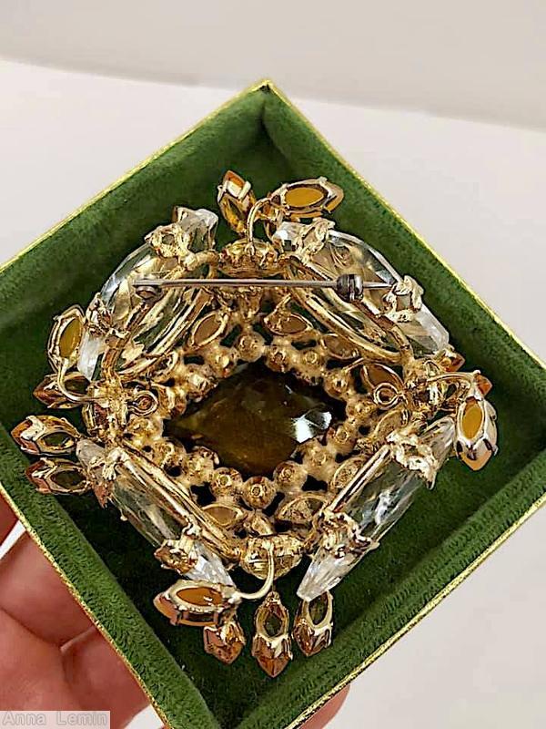 Schreiner large diamond faceted center high domed square pin 4 large side amber crystal goldtone jewelry