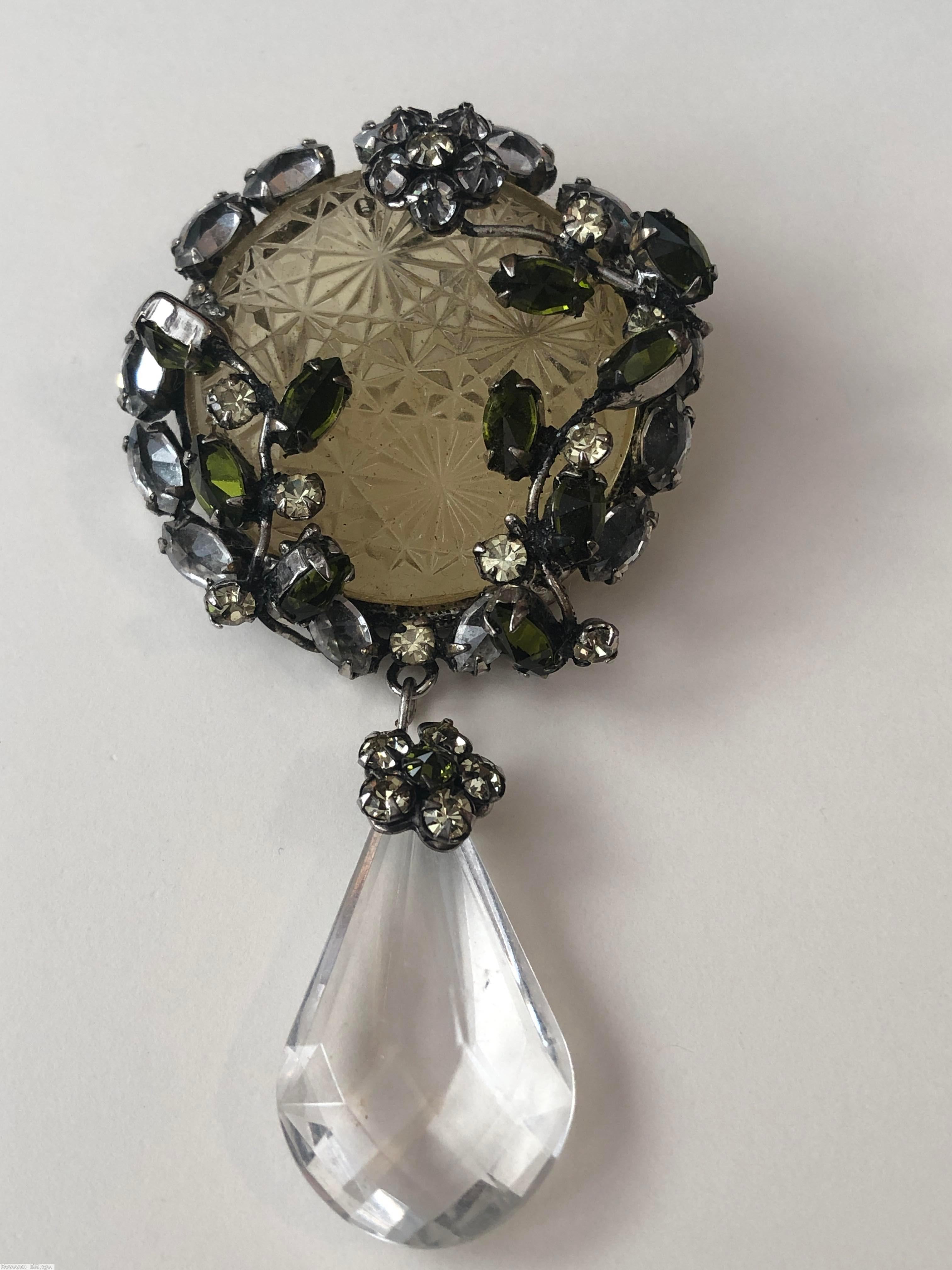 Schreiner large molded flower disc dangling pin large teardrop dangle 4 flower branch 4 clustered flower champagne molded flower disc smoky pivdot crystal silvertone jewelry