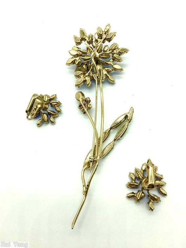 Schreiner long stem cornflower pin navette leaf 1 bud marina blue peridot goldtone jewelry