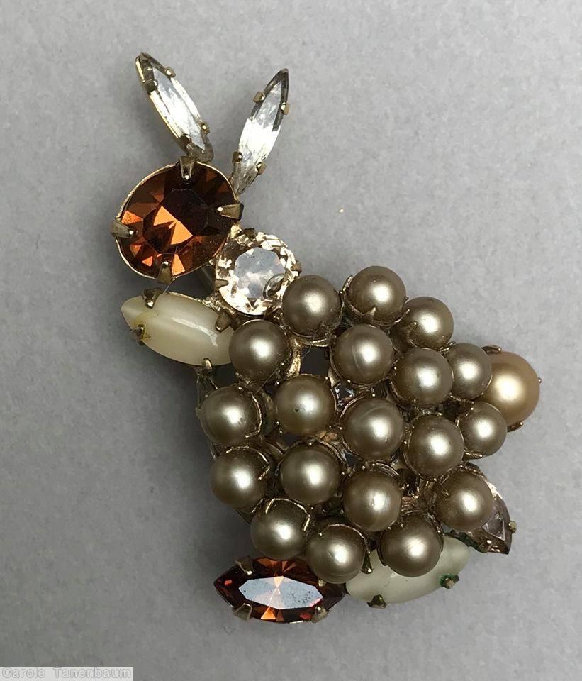 Schreiner trembling tail bunny faux pearl clustered body amber moonglow white paw crystal jewelry