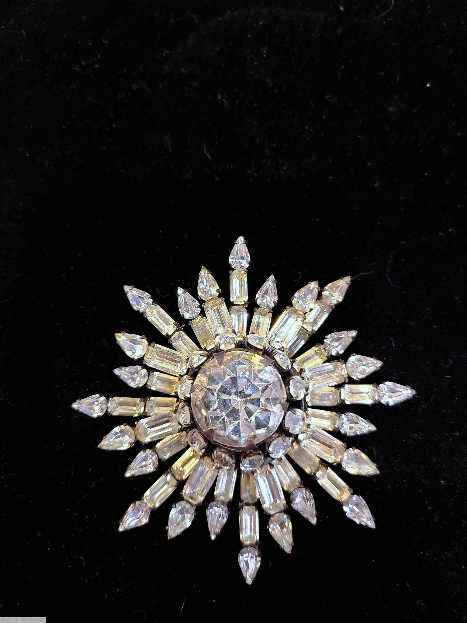 Schreiner varied length starburst pin 24 branch 2 level large chaton center crystal jewelry