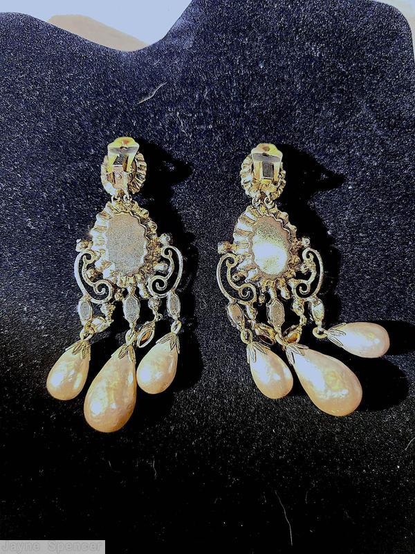 Schreiner 3 part scrollwork dangling earring bottom 3 large teardrop bubble dangle 2 navette dangle large oval cab middle large chaton top faux pearl seeds small navette crystal faux pearl large faceted oval crystal goldtune jewelry