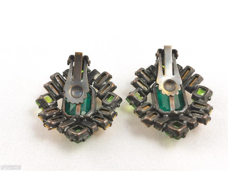 Schreiner hexagon shaped earring large emerald cut center 4 small square 12 baguette peridot square stone teal clear champgne baguette jewelry