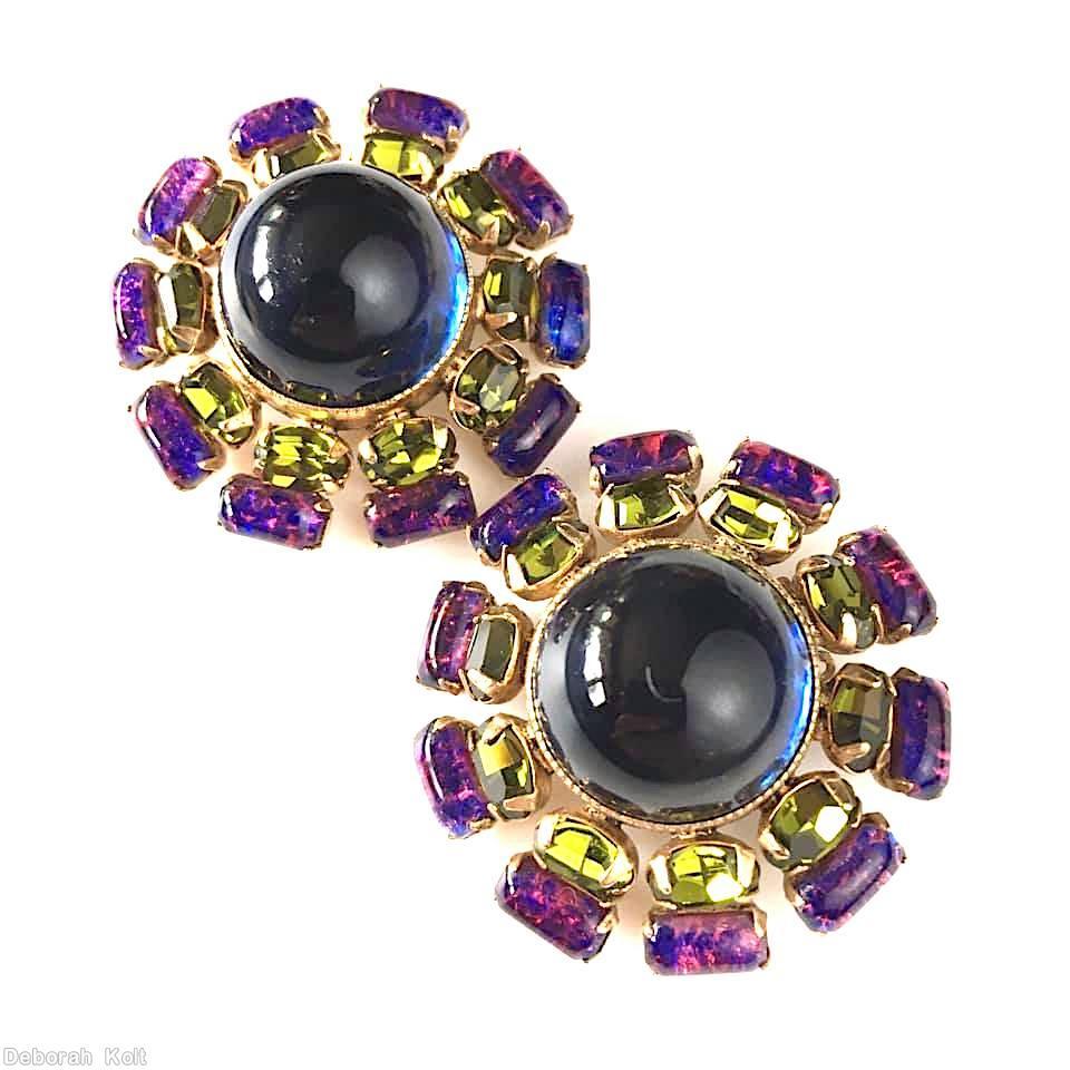Schreiner large round cab center 10 surrounding small oval cab 10 surrounding baguette navy large round cab center peridot pink marbled purple goldtone jewelry