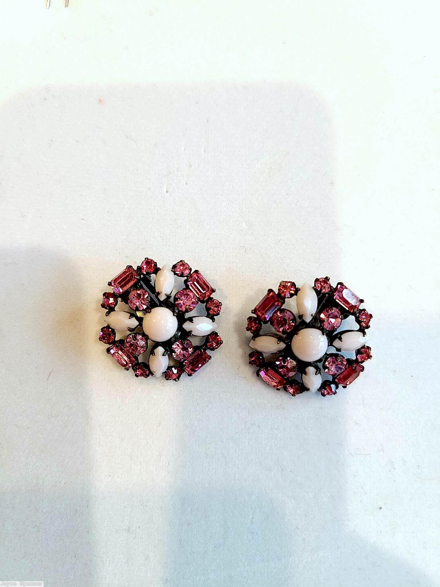 Schreiner radial octagonal earring round cab center 4 surrounding small navette 4 surrounding chaton 4 small baguette pink milkwhite small navette jewelry