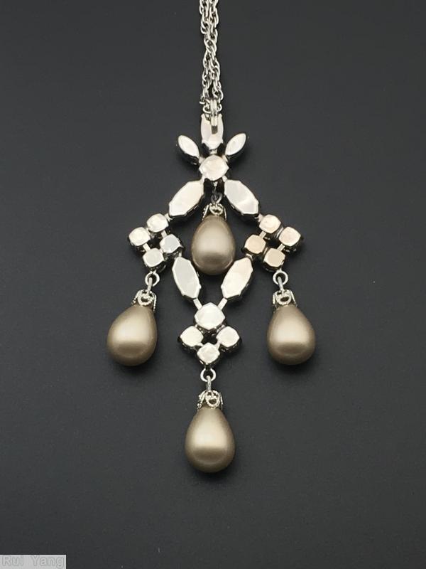 Schreiner 4 dangling faux pearl 3 group 4 chaton 7 navette faux pearl clear champgne smoke jewelry