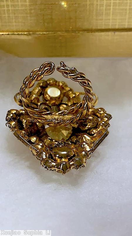Schreiner diamond shaped ring large oval center stone 4 large chaton scrollwork champagne faceted large oval stone smoky goldtone jewelry