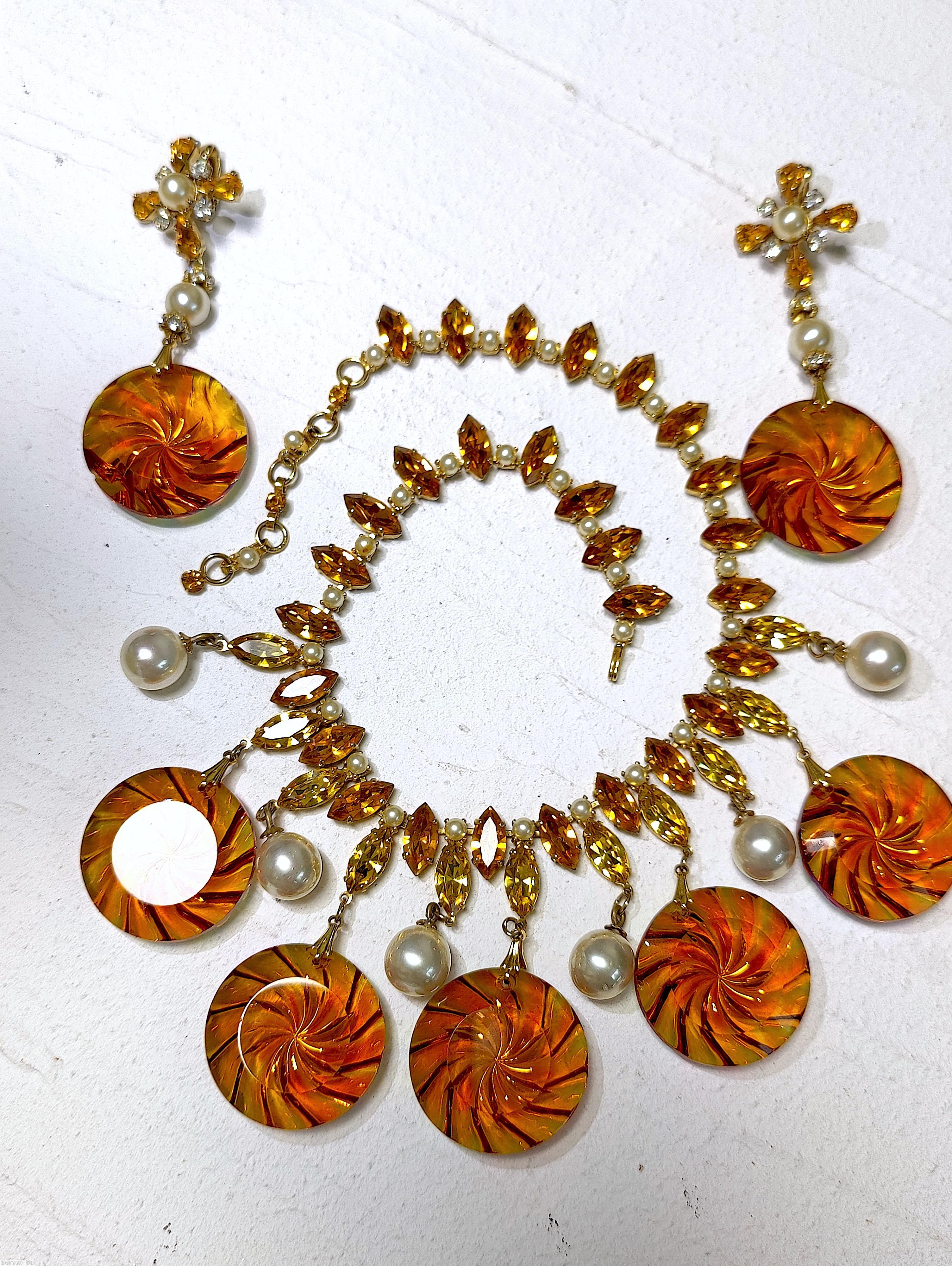 Schreiner 5 large dangling molded disc single strand of navette necklace 6 dangling faux pearl large swirling molded champagne color disc faux pearl topaz navette amber clear navette goldtone jewelry