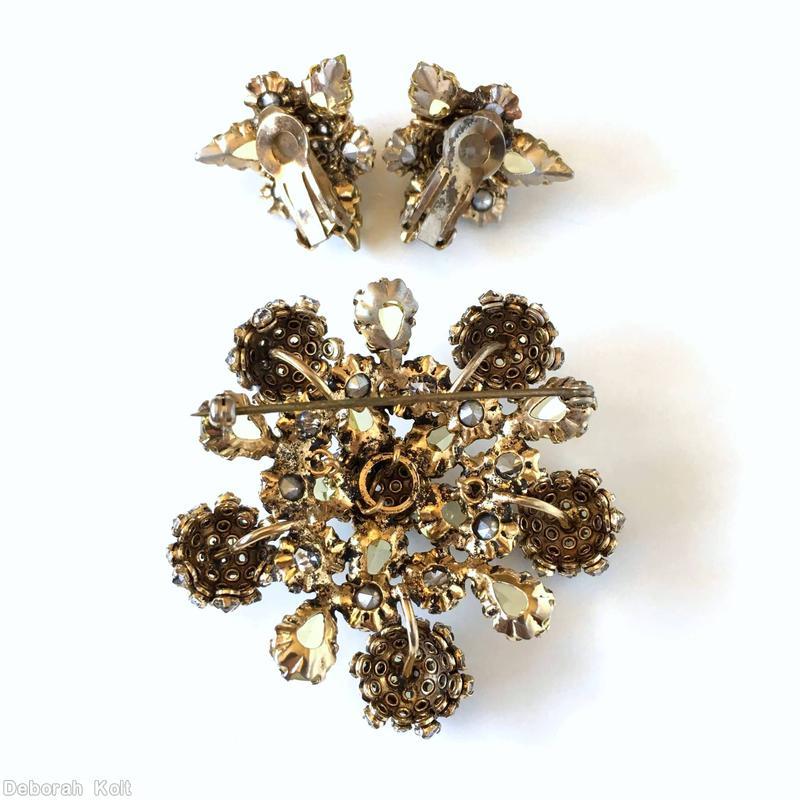 Schreiner 5 pointy star shaped domed radial 2 level pin 6 clustered ball clustered ball center 10 teardrop clear champagne ab goldtone jewelry